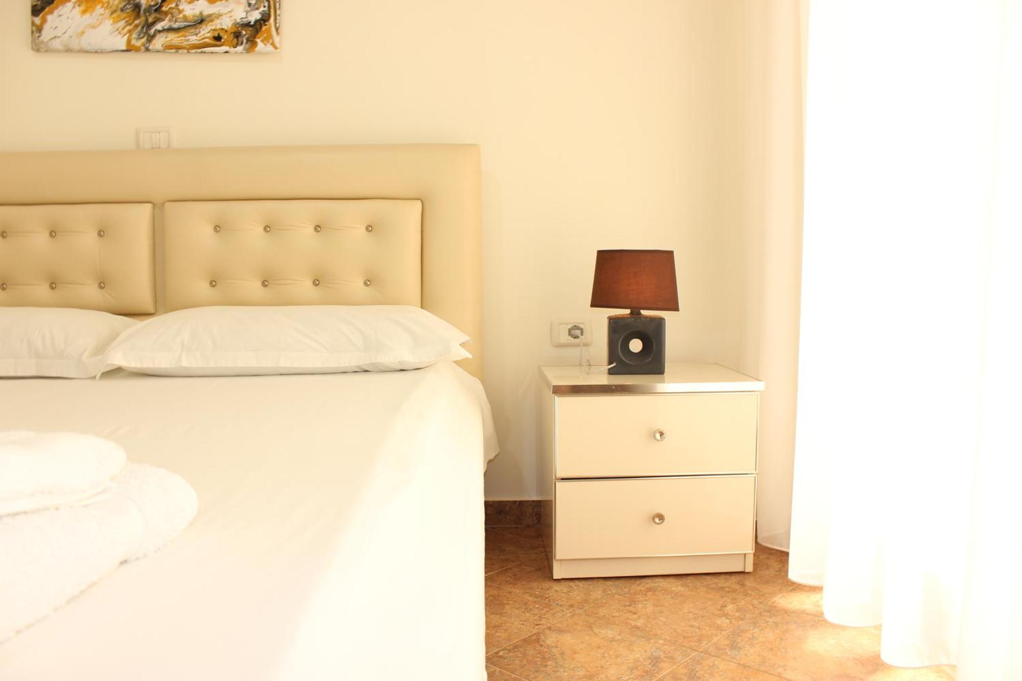 Megrooms Sarande Exterior photo